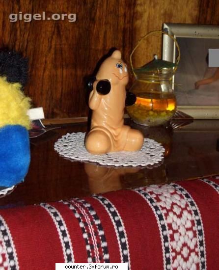 nu-s bancuri... funny things, poze, versete, poezii altele... pfff in pat cu o domnisoara